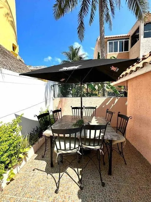 Вилла Lagoon-Front House In Hotel Zone Central Location With Easy Access To Top Attractions Канкун