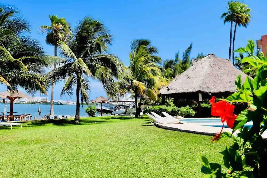 Вилла Lagoon-Front House In Hotel Zone Central Location With Easy Access To Top Attractions Канкун Мексика
